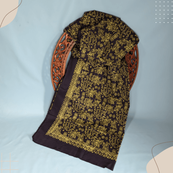 Batik Kerinci motif aksara Incung Sehalun Suhak, Selatus Bedil, penuh kekuatan dan makna. Tersedia di batikkerinci.com.